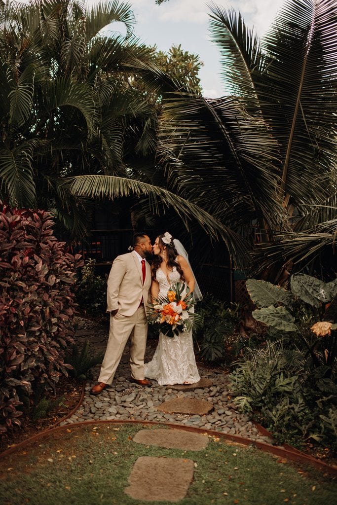 dreamy wedding day at villas by the cove in Hawaii