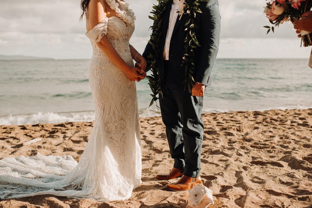 Hawaii wedding beach sunrise elopement 