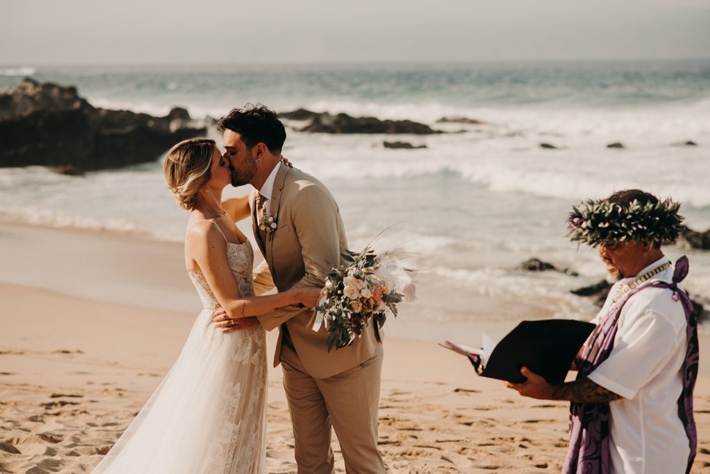 Maui elopement ceremony on Ironwoods Beach